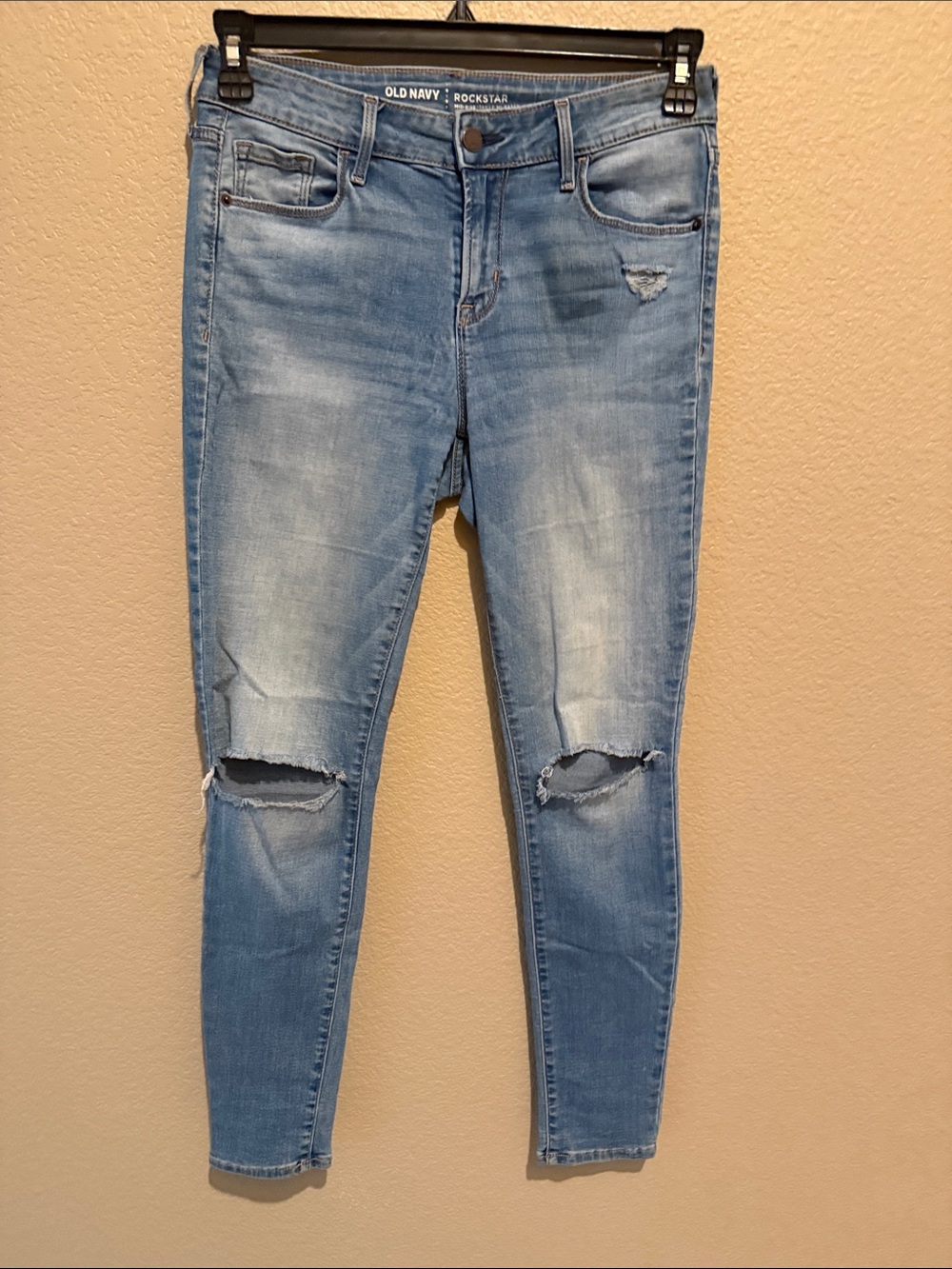 Old Navy Light Blue Skinny Distressed Rockstar Jeans - Women's
